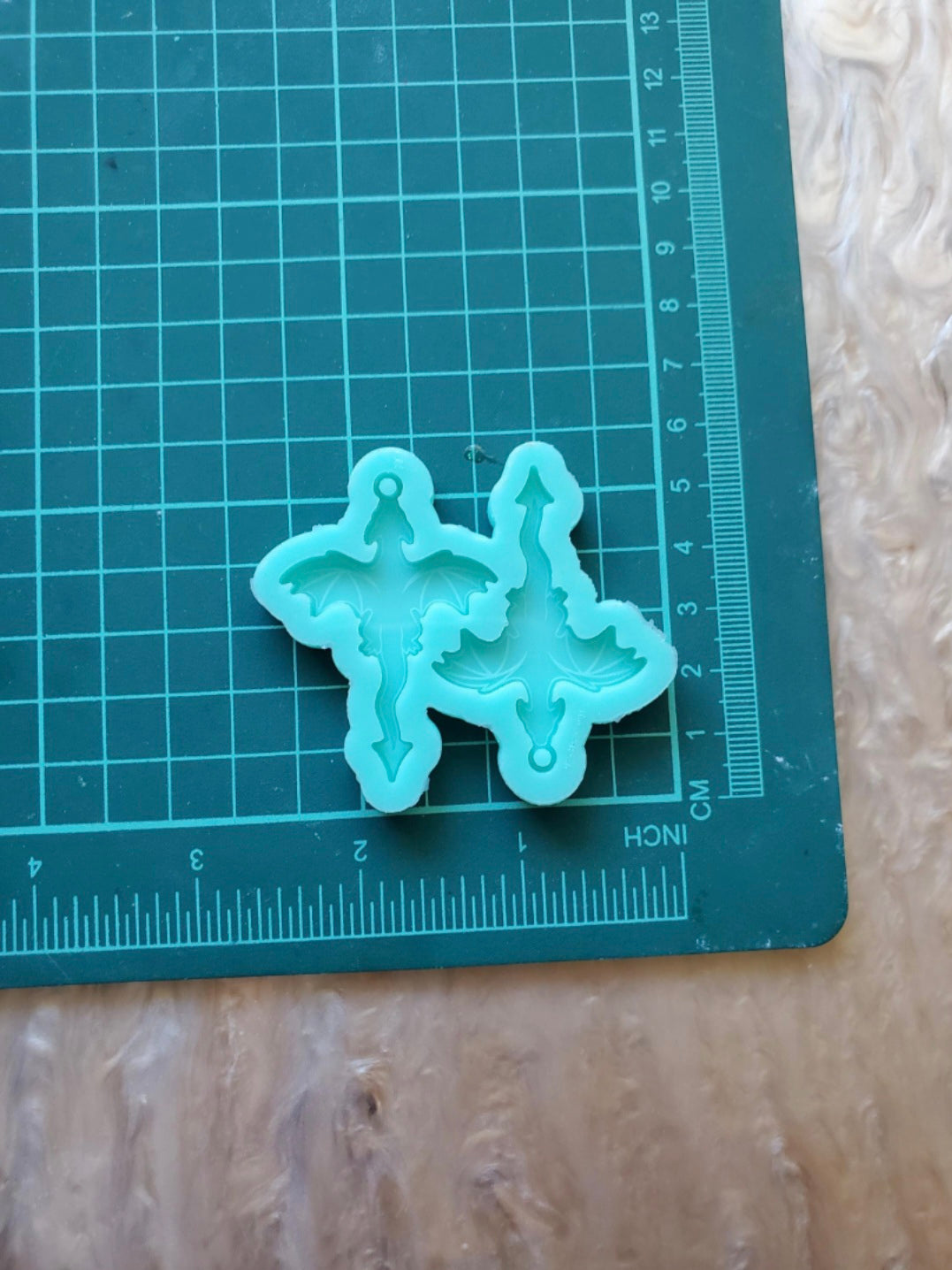 Earring Mold | Engraved dragons- 2 Different Size To Choose From - Silicone Mold - Clear mold for UV resin available - Made to order