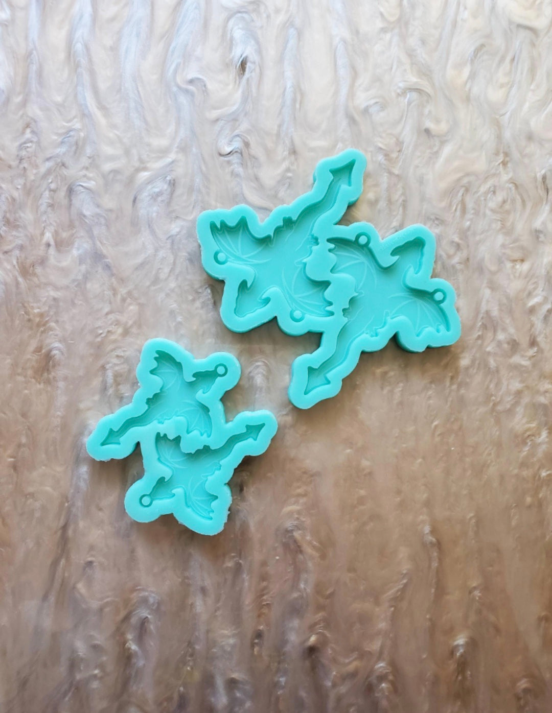 Earring Mold | Engraved dragons- 2 Different Size To Choose From - Silicone Mold - Clear mold for UV resin available - Made to order