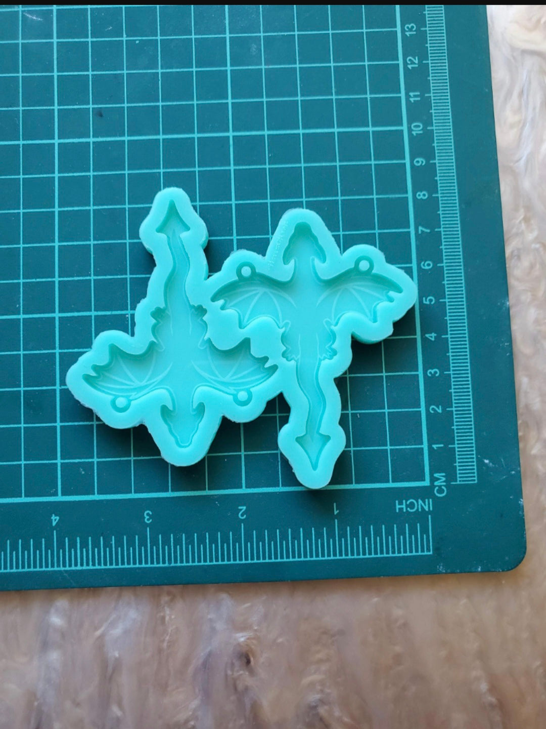 Earring Mold | Engraved dragons- 2 Different Size To Choose From - Silicone Mold - Clear mold for UV resin available - Made to order