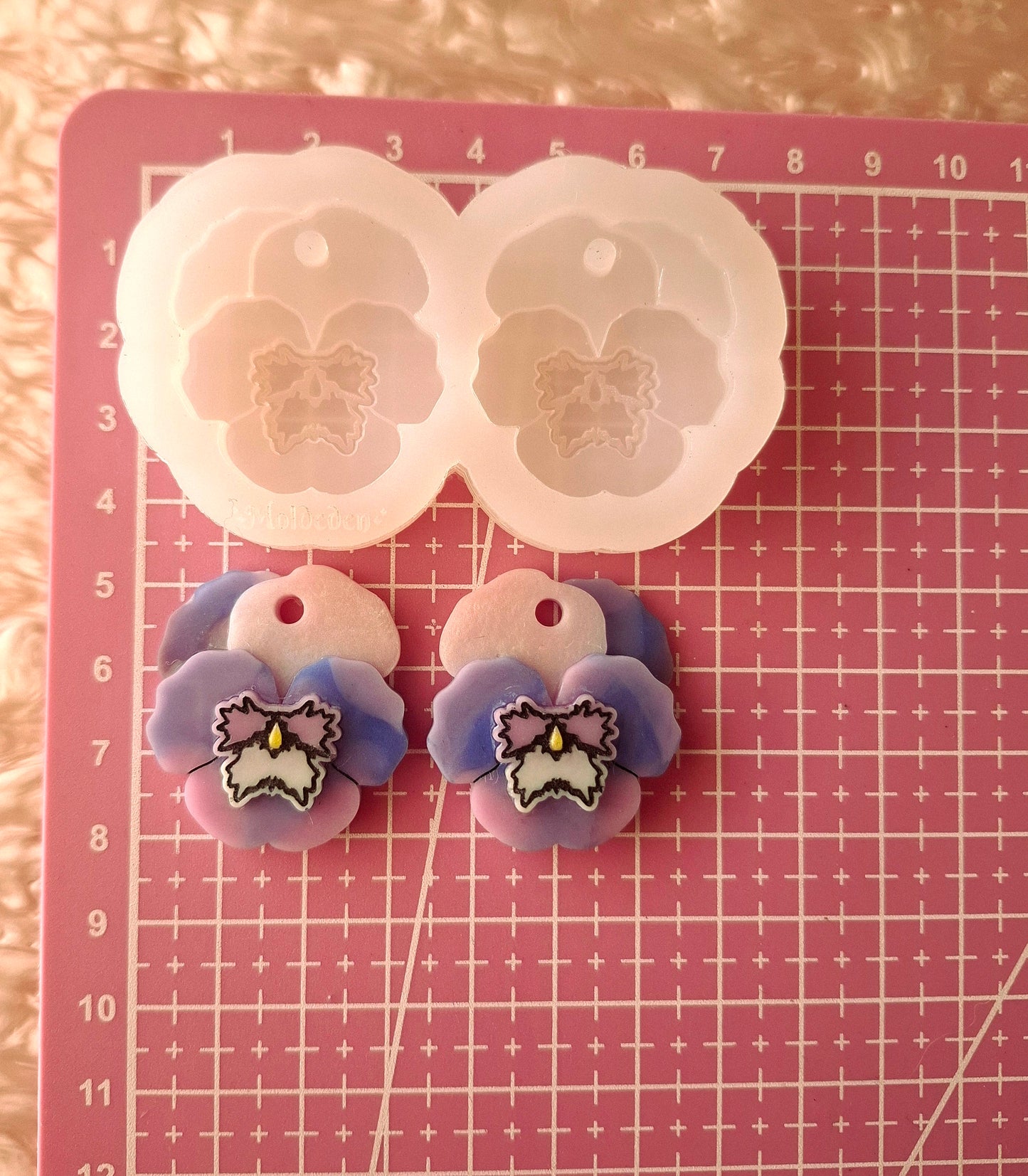 Earring Mold | Pansy Flowers - 2 Different Size To Choose From - Silicone Mold - Clear mold for UV resin available - Made to order