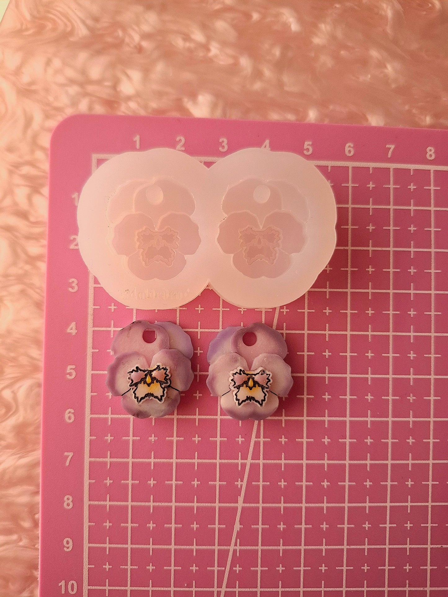 Earring Mold | Pansy Flowers - 2 Different Size To Choose From - Silicone Mold - Clear mold for UV resin available - Made to order