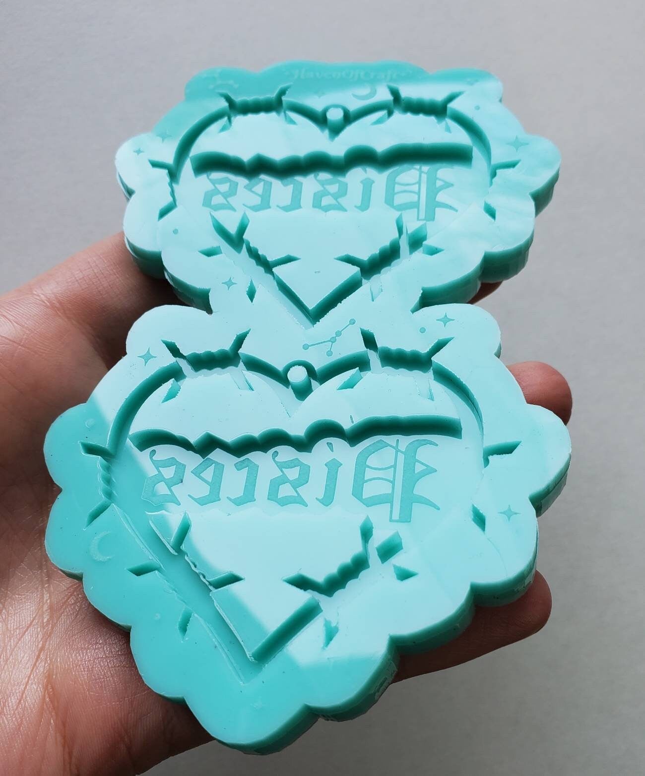 Made to order -  Pisces Barbed Heart earring silicone mold -shiny silicone mold