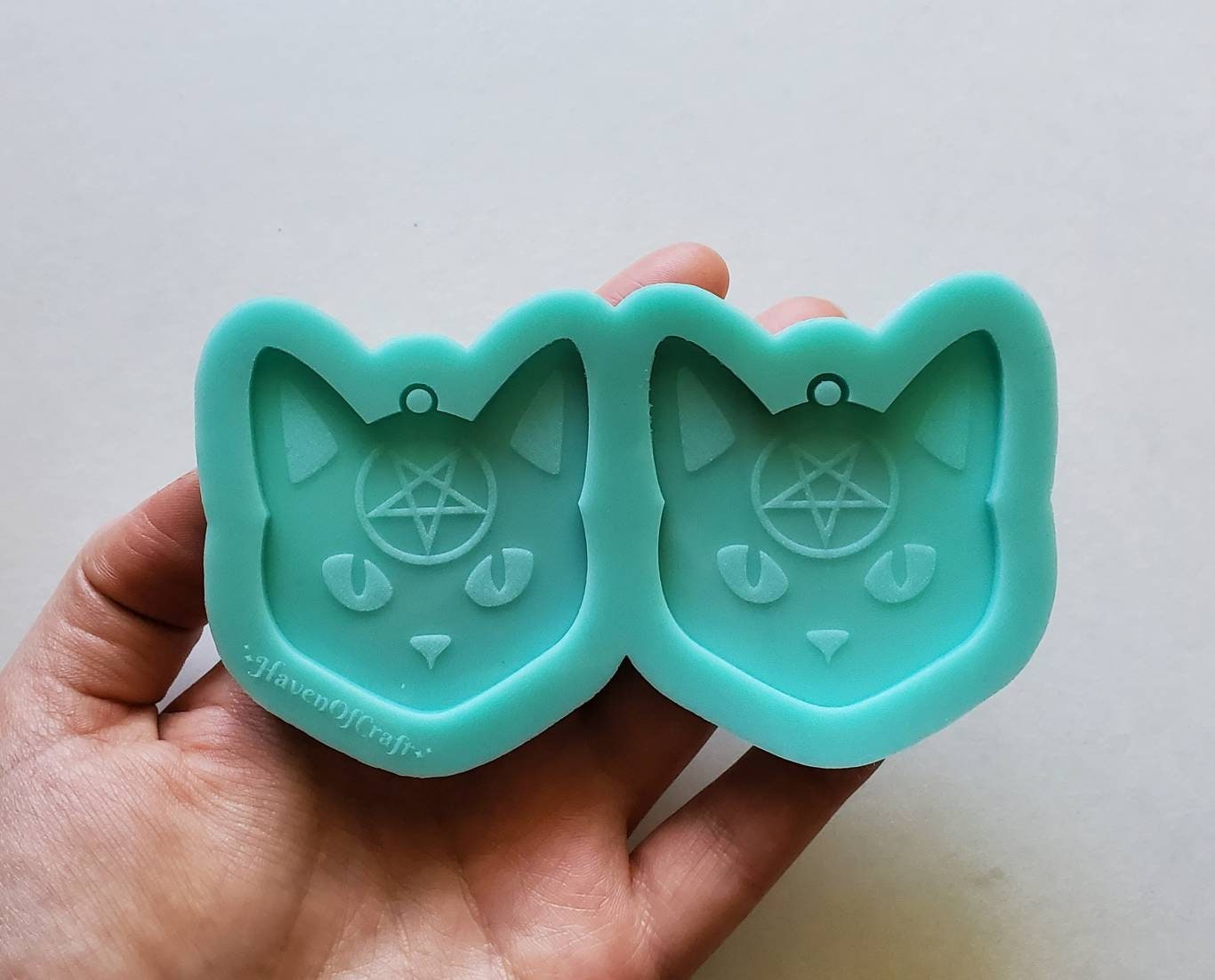 Made to order – Pentagram cat shiny silicone mold