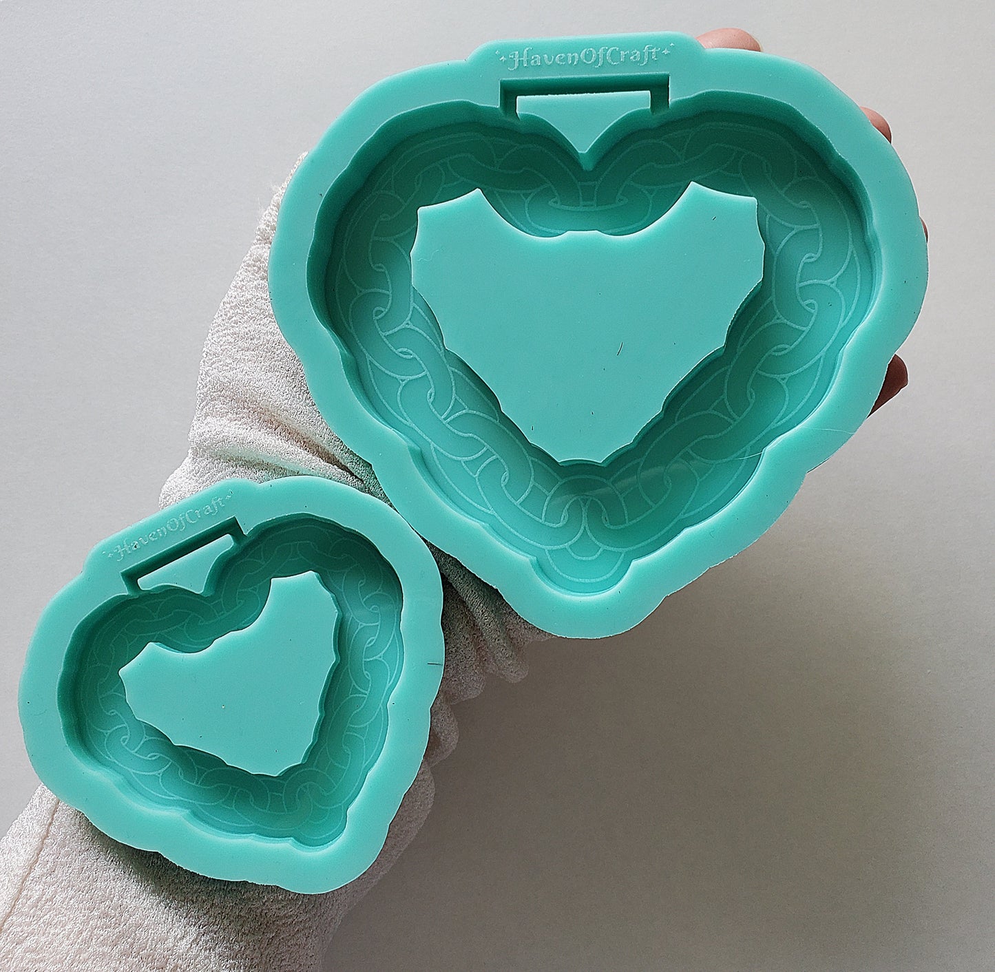 Made to Order - Chain Heart Tsurikawa Mold 2 sizes - Made with Acrylic Blank, shiny silicone mold