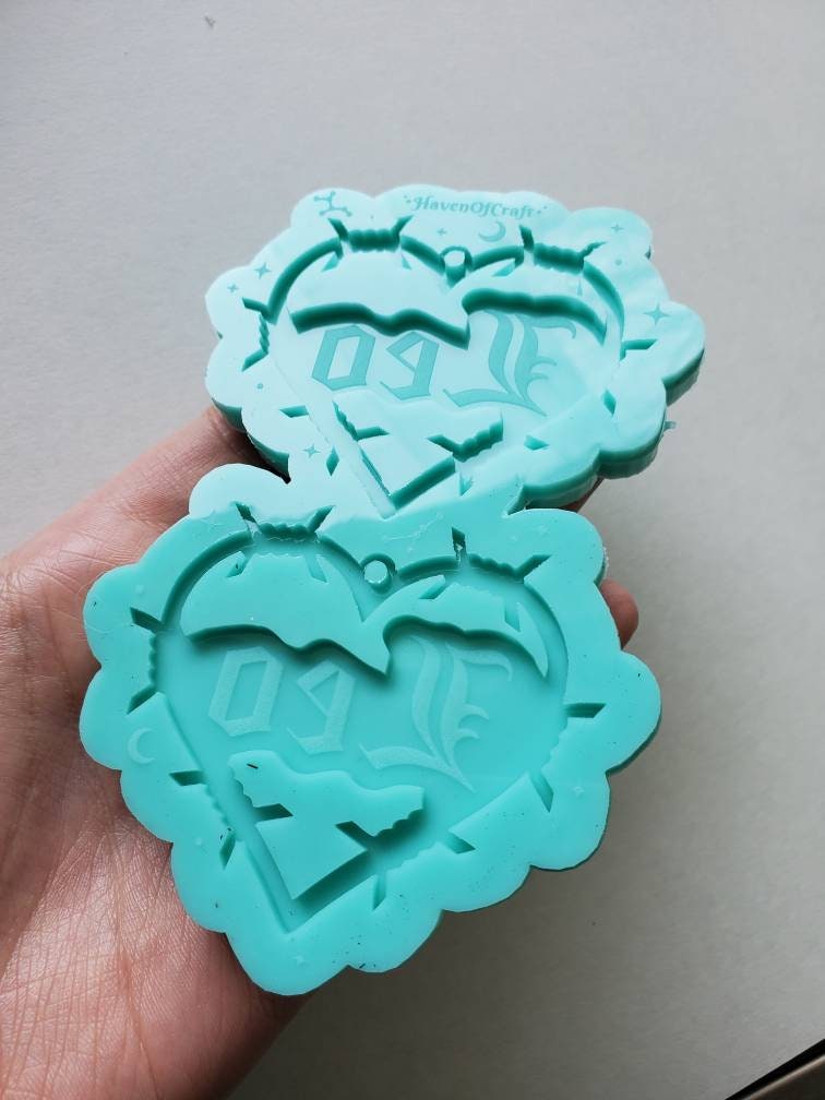 Made to order -  Leo Barbed Heart earring silicone mold -shiny silicone mold