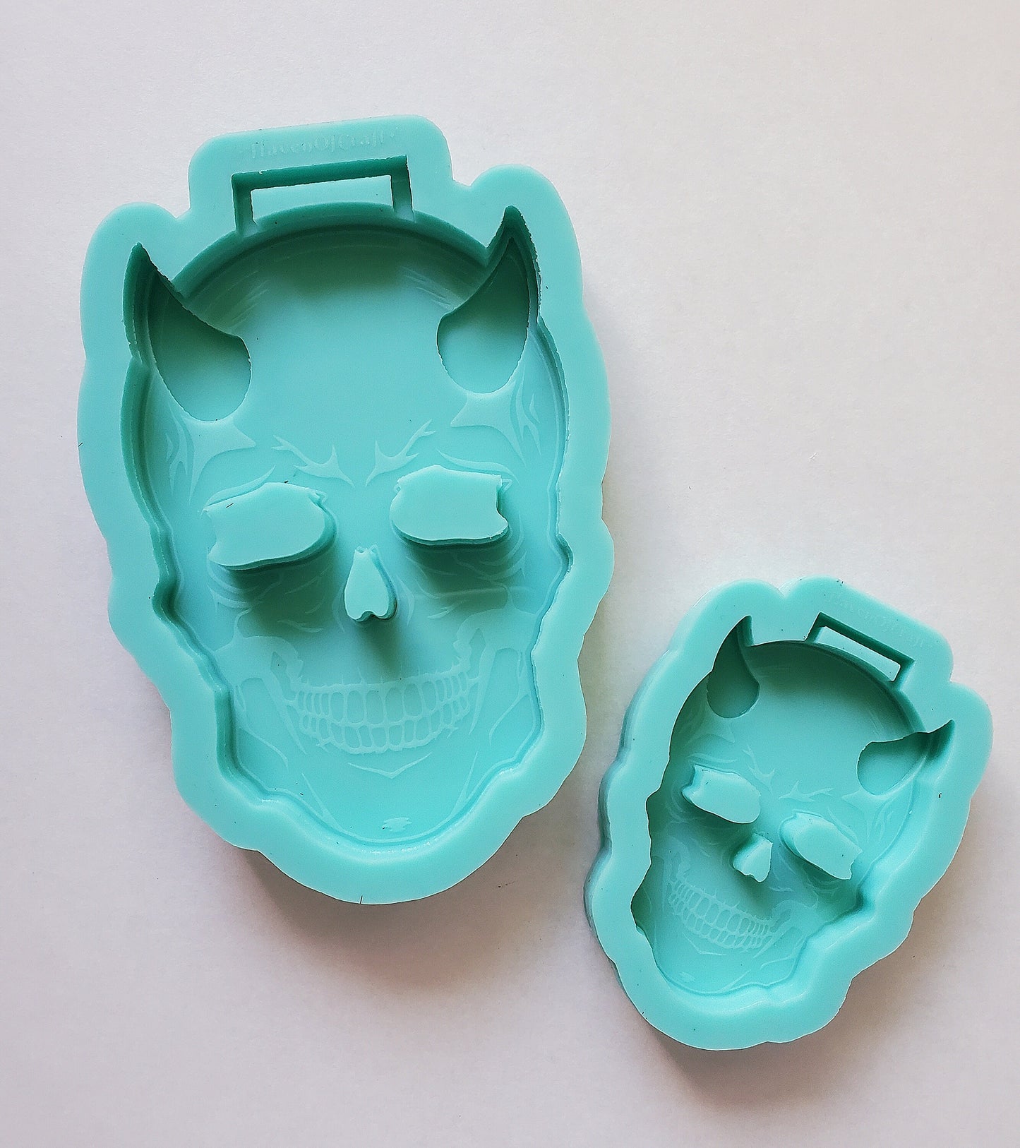 Made to Order - Skull With Horns Tsurikawa Mold 2 sizes - Made with Acrylic Blank, shiny silicone mold