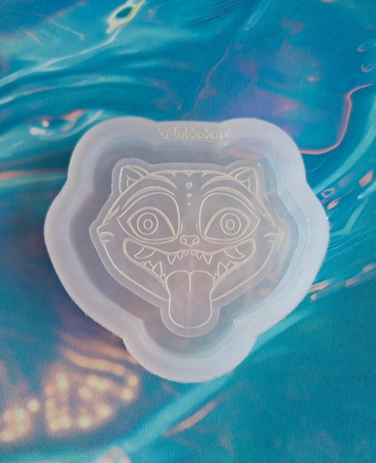 Tiger shaker mold
